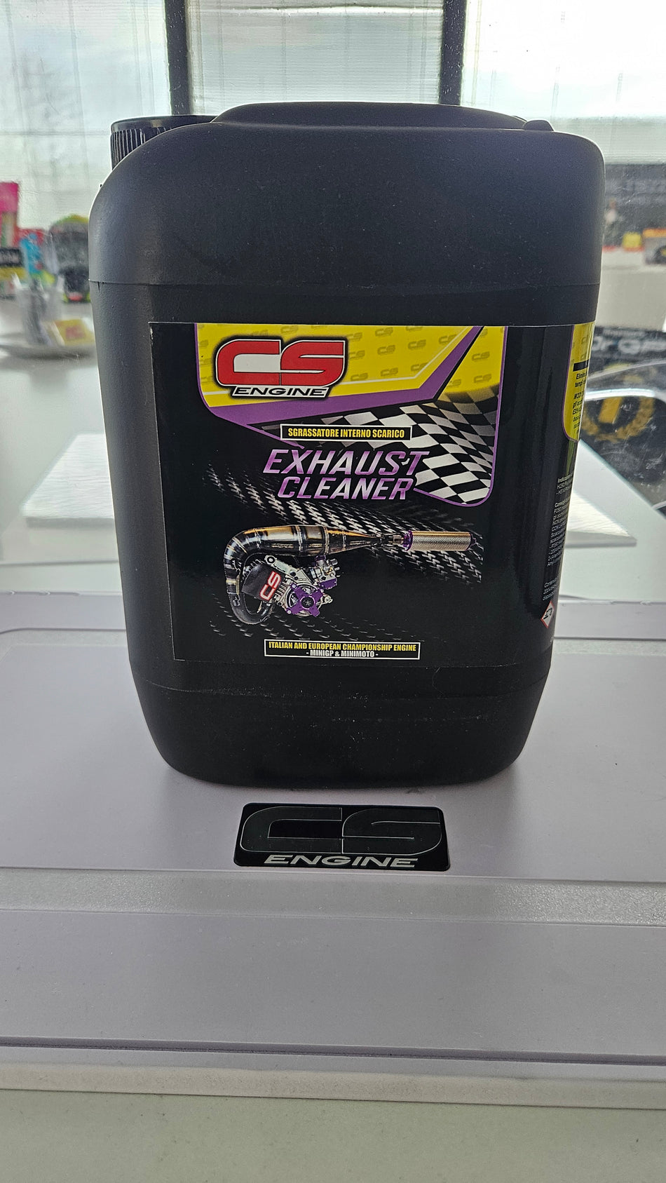 Pulitore speciale per marmitte